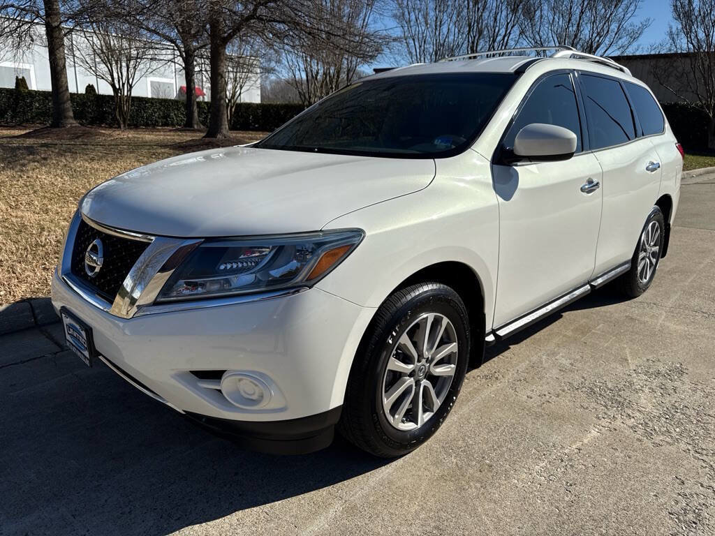 Used 2014 Nissan Pathfinder SV image 4