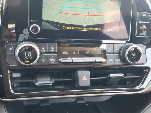 Used 2023 Toyota Highlander XLE FWD image 14