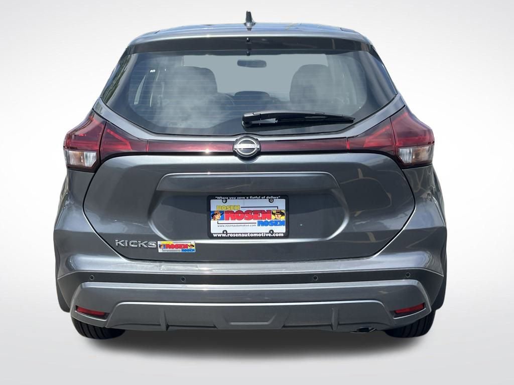 New 2025 Nissan Kicks Play S image 4