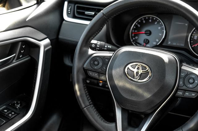 Used 2020 Toyota RAV4 XLE Premium AWD/4WD image 26