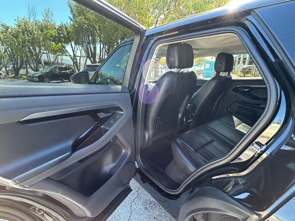 Used 2020 Land Rover Range Rover Evoque SE image 37