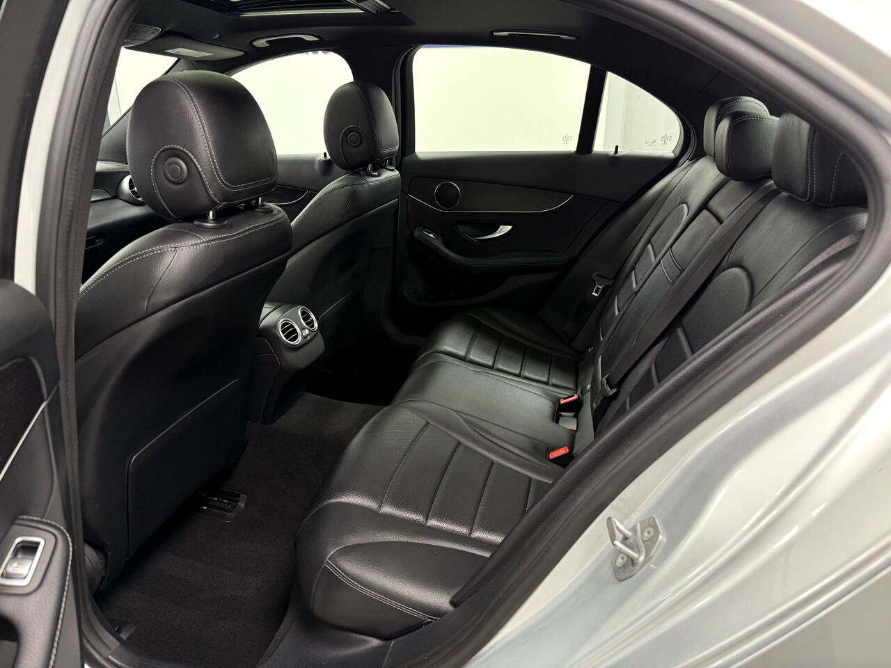 Used 2021 Mercedes-Benz C 300 C300 4MATIC Sedan image 32