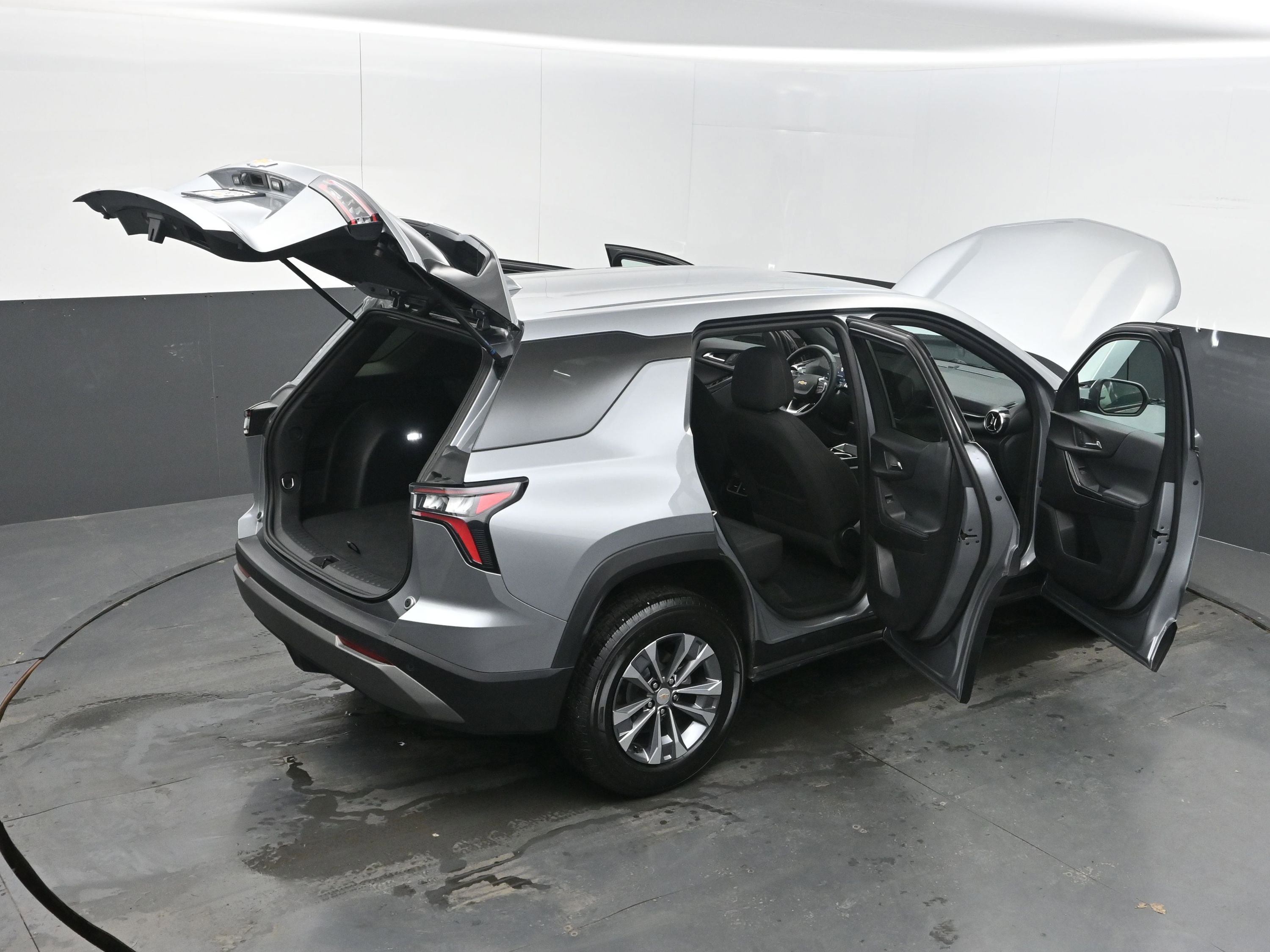 Used 2025 Chevrolet Equinox LT image 44