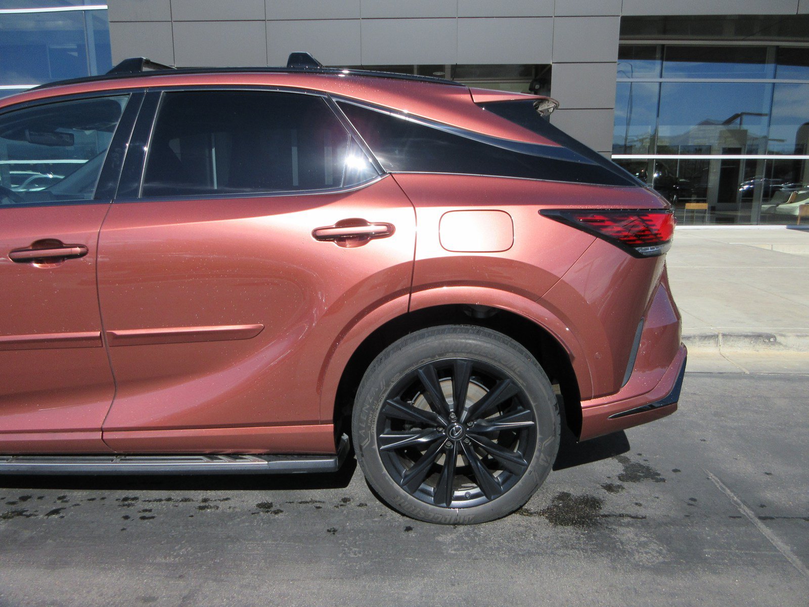 Used 2023 Lexus RX 500h F Sport w/ Cold Area Package AWD/4WD image 5