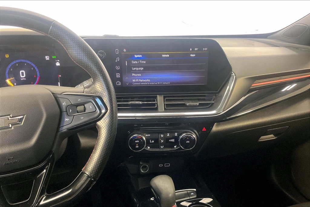 Used 2025 Chevrolet Trax RS w/ Driver Confidence Package FWD image 8