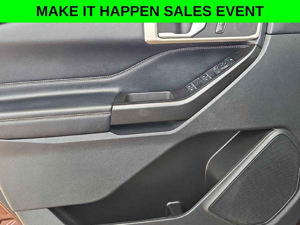 Used 2020 Ford Explorer XLT w/ Equipment Group 202A AWD/4WD image 11