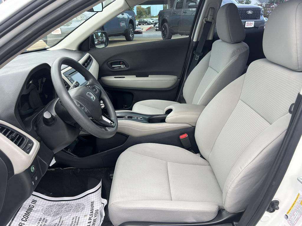 Used 2022 Honda HR-V LX image 17