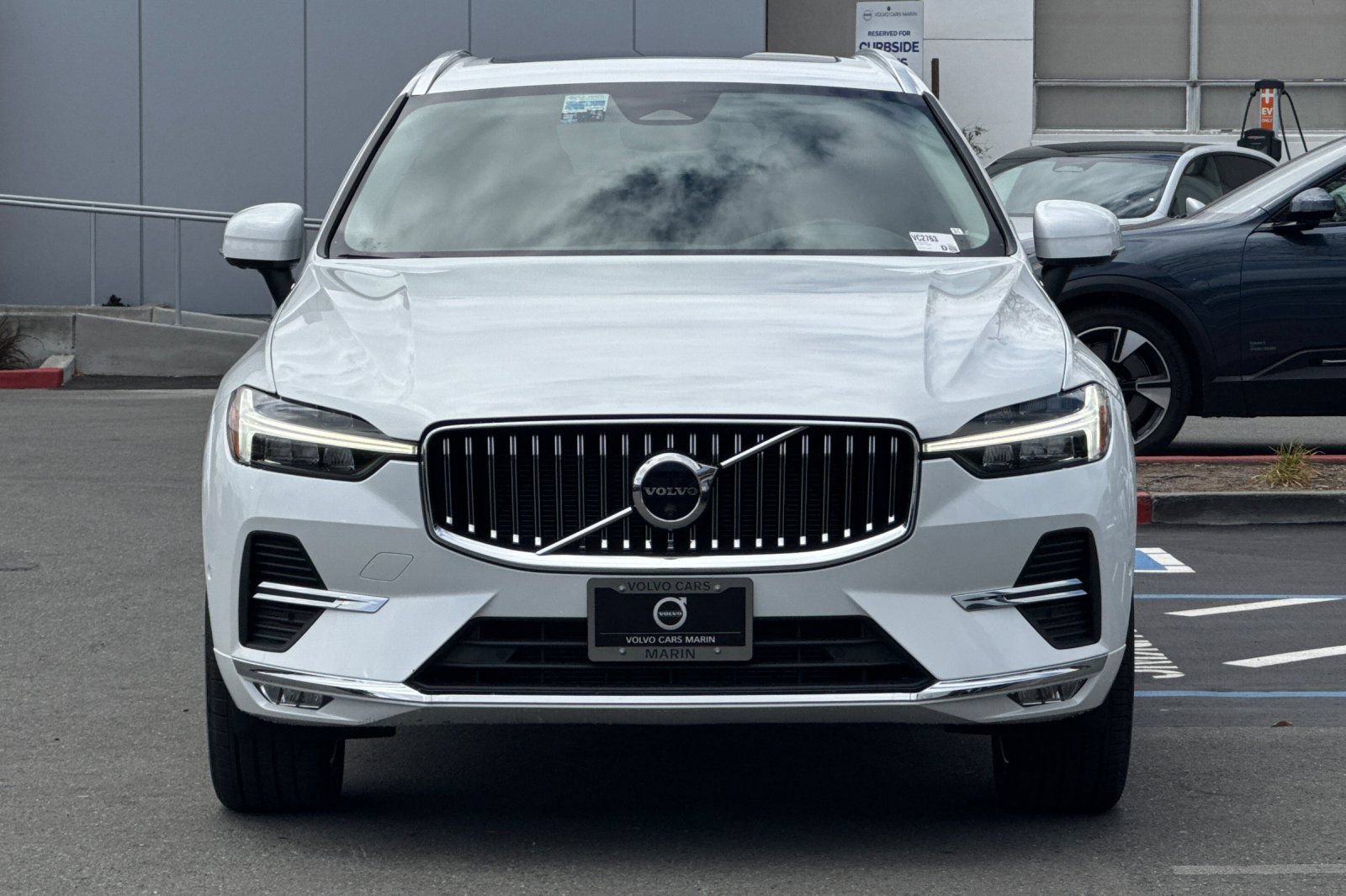 Used 2023 Volvo XC60 B5 Plus w/ Protection Package Premier AWD/4WD image 11