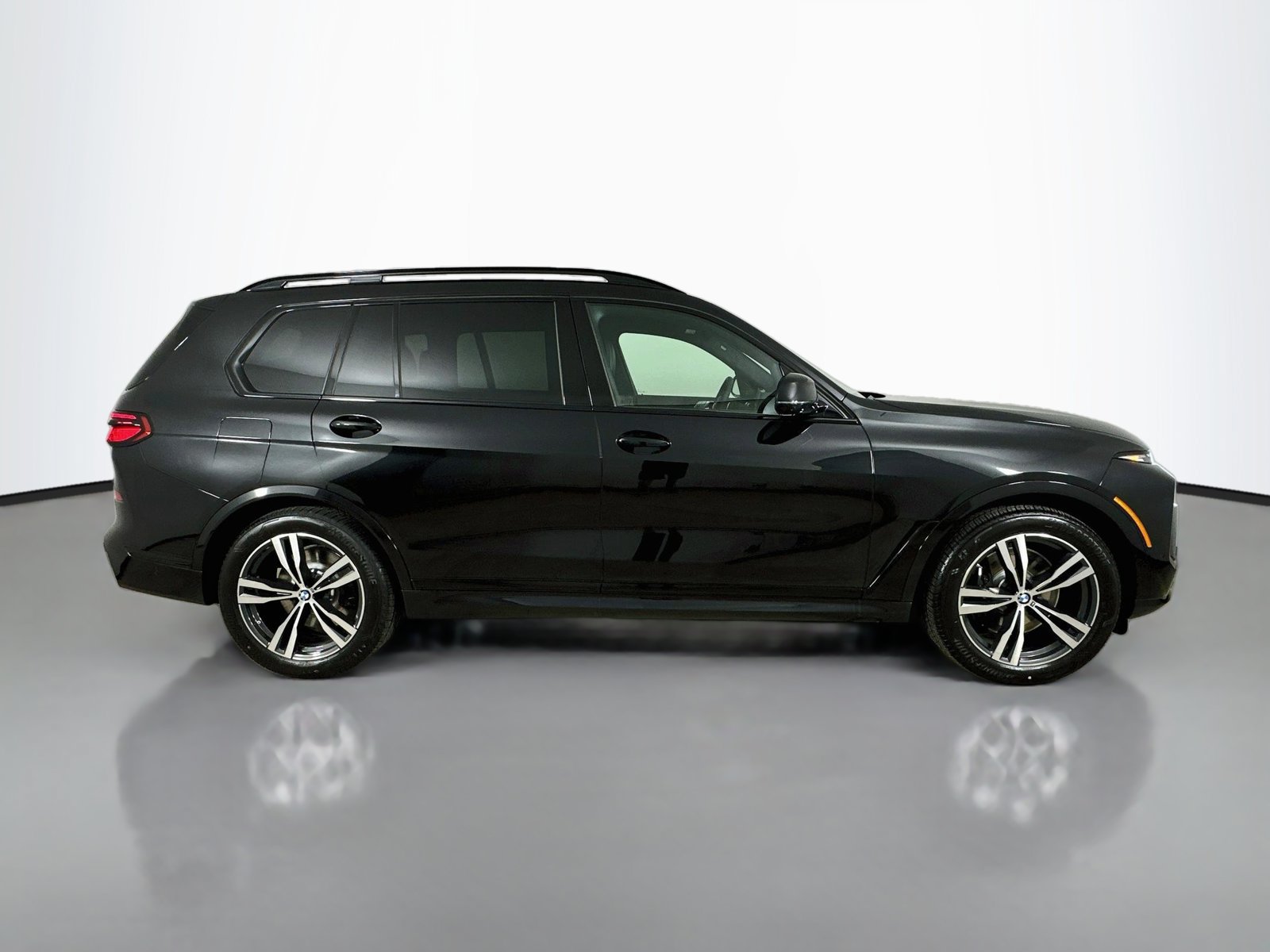 New 2027 BMW X7 xDrive40i w/ M Sport Package AWD/4WD image 4
