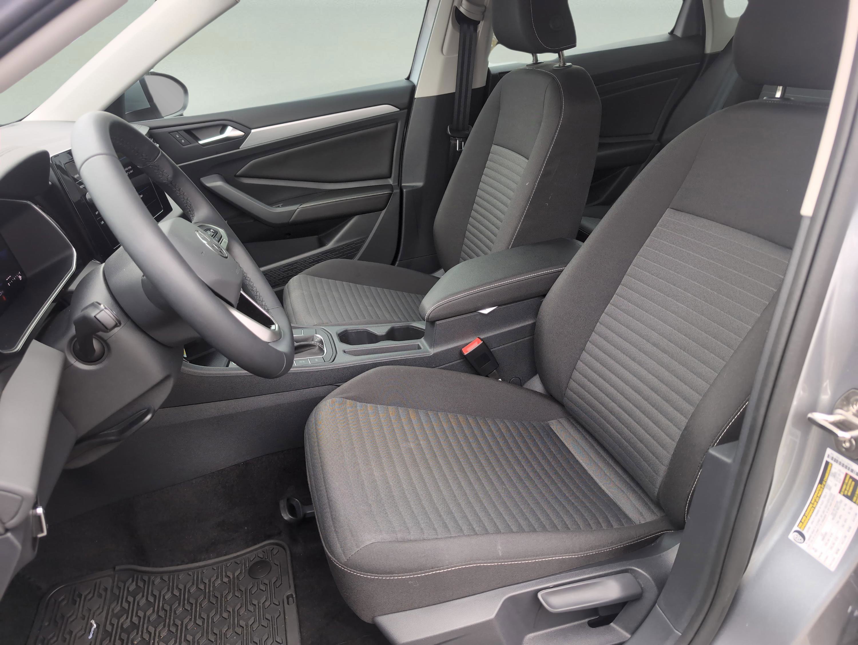 Used 2025 Volkswagen Jetta S image 16