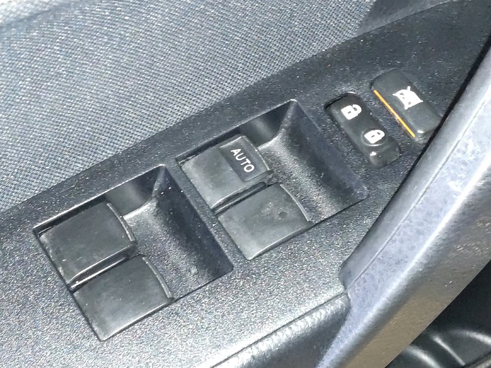 Used 2015 Toyota Corolla LE FWD image 27