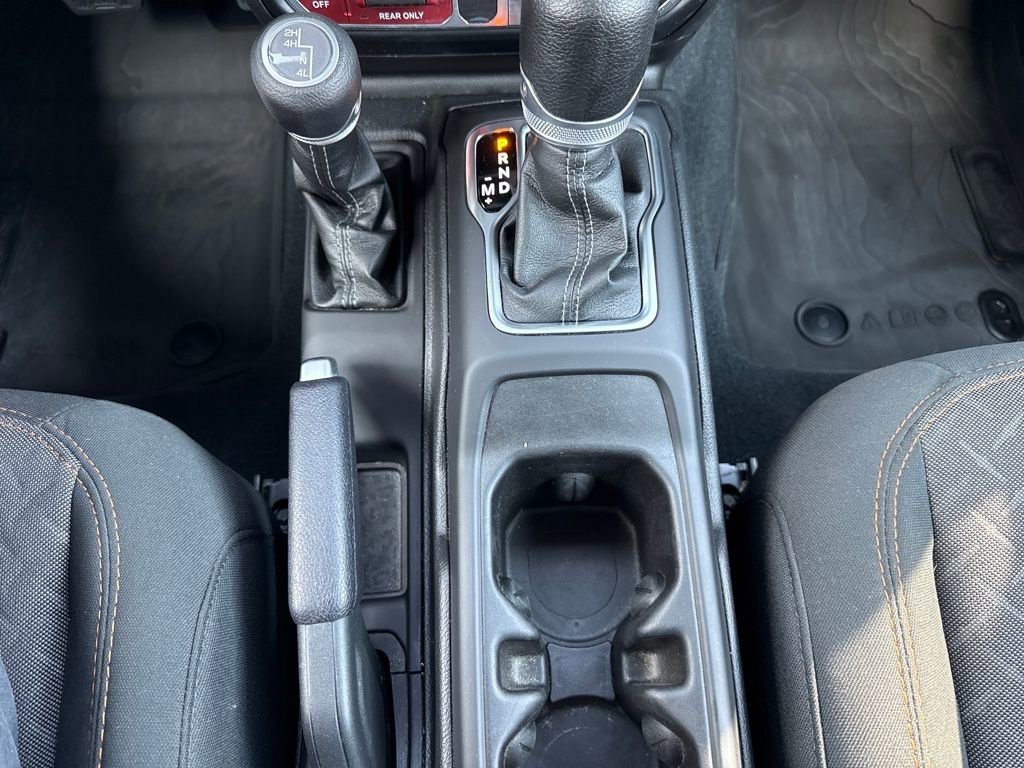 Used 2024 Jeep Gladiator Mojave w/ Technology Group AWD/4WD image 23
