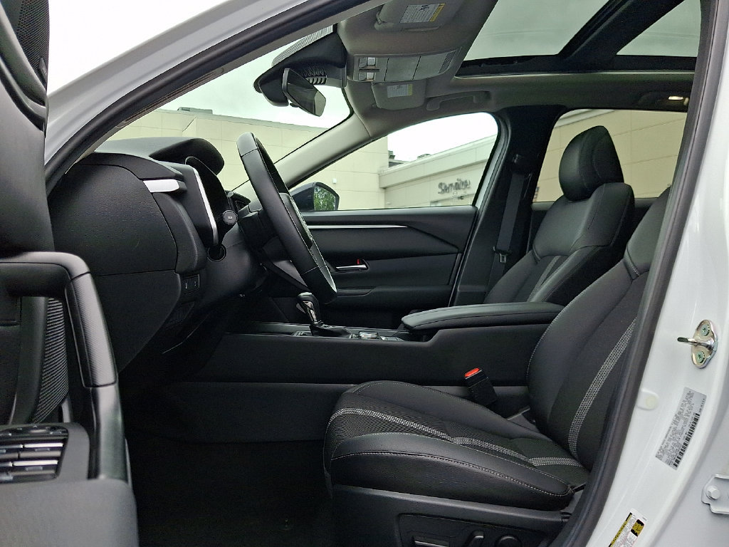 Used 2025 MAZDA CX-50 AWD 2.5 S w/ Premium Package image 15