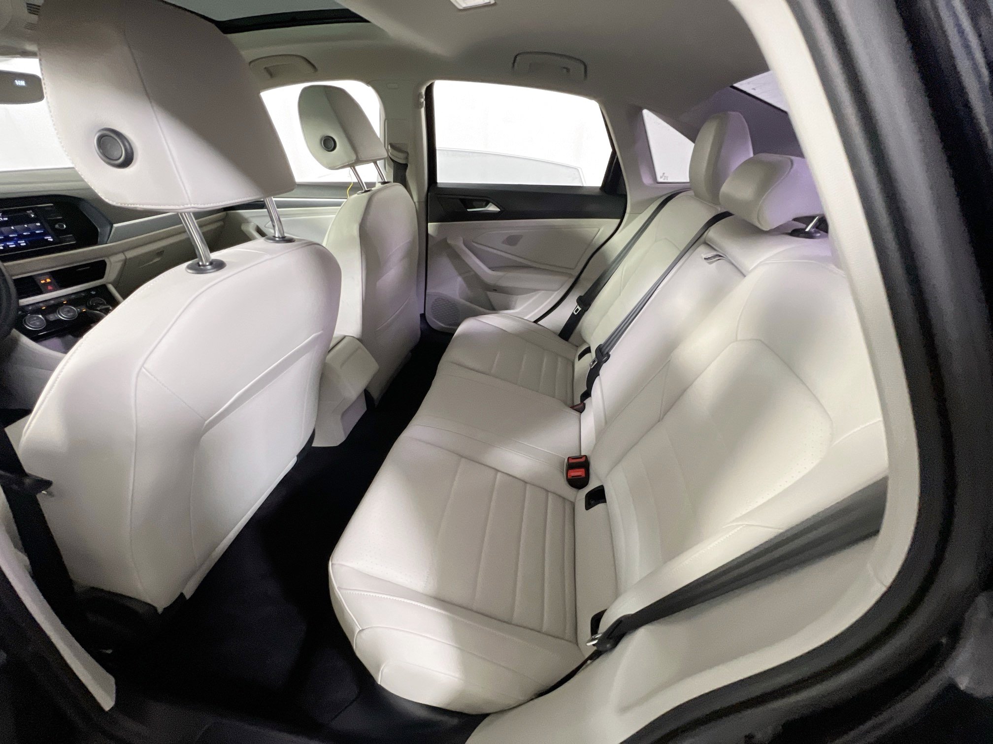 Used 2022 Volkswagen Jetta SE image 24