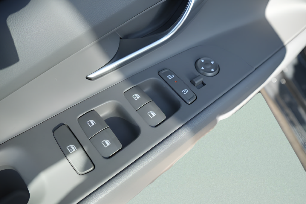 New 2026 Hyundai Elantra SEL Sport FWD image 18