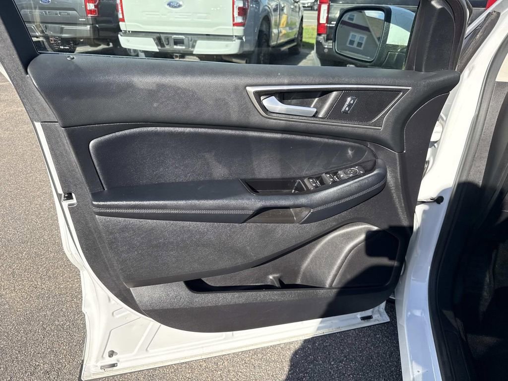 Used 2016 Ford Edge SEL w/ Canadian Touring Package AWD/4WD image 16
