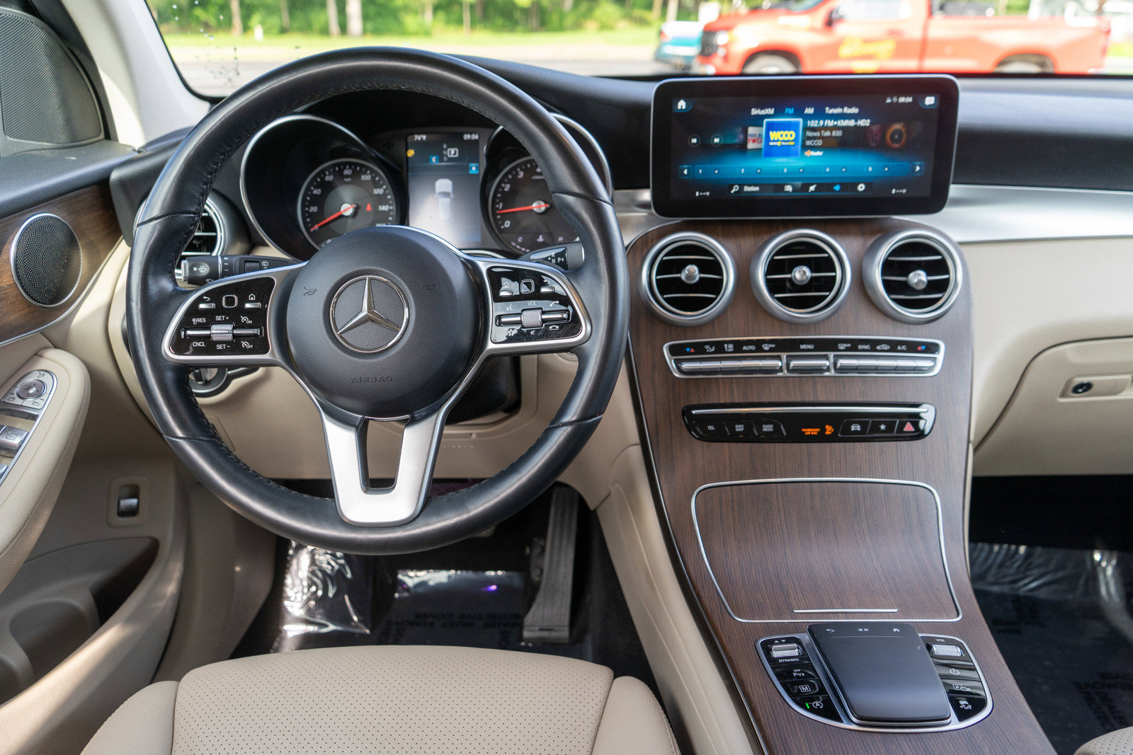 Used 2022 Mercedes-Benz GLC 300 4MATIC image 13