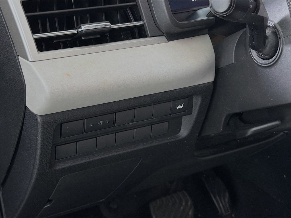 Used 2023 Mitsubishi Outlander SEL FWD image 12