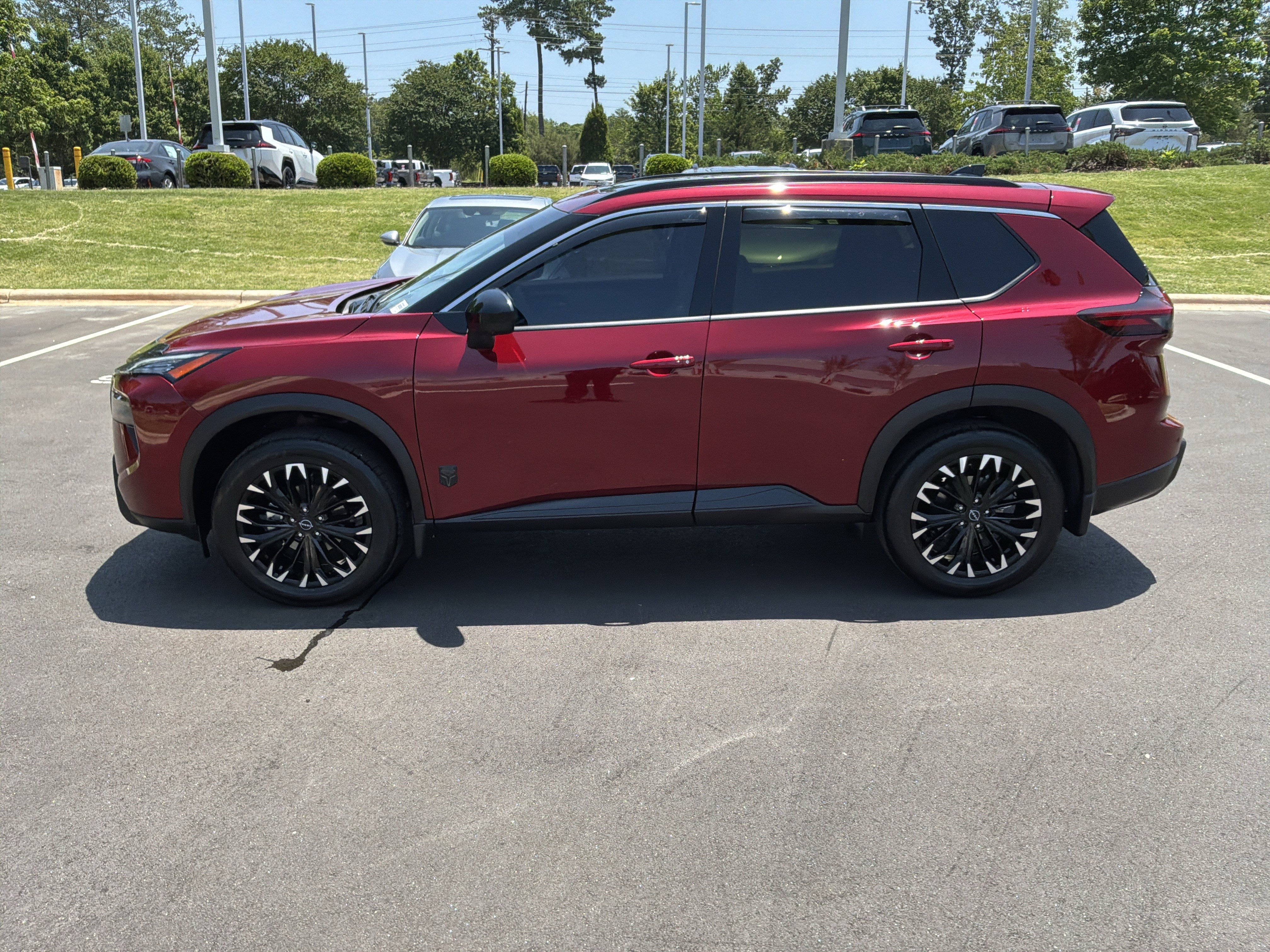 Used 2026 Nissan Rogue Dark Armor FWD image 7