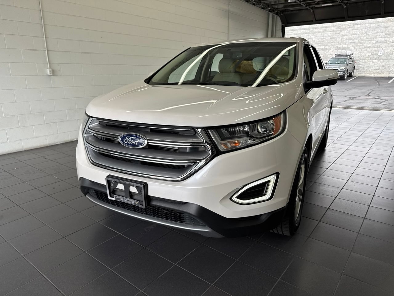 Used 2015 Ford Edge SEL w/ Equipment Group 201A AWD/4WD image 3