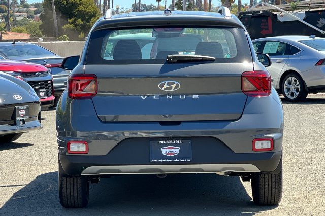 New 2026 Hyundai Venue SEL FWD image 7