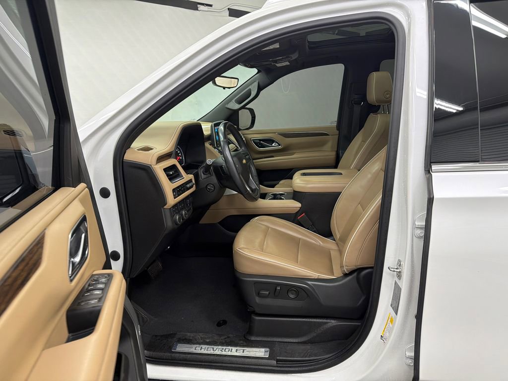 Used 2021 Chevrolet Tahoe Premier w/ Premium Package image 9