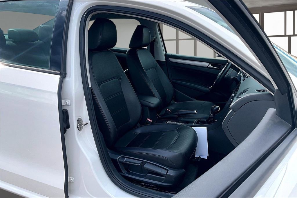 Used 2015 Volkswagen Passat 1.8T image 7