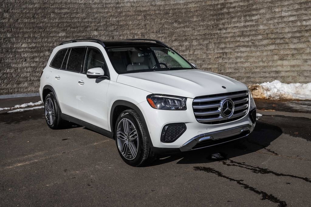 Used 2024 Mercedes-Benz GLS 450 4MATIC image 1