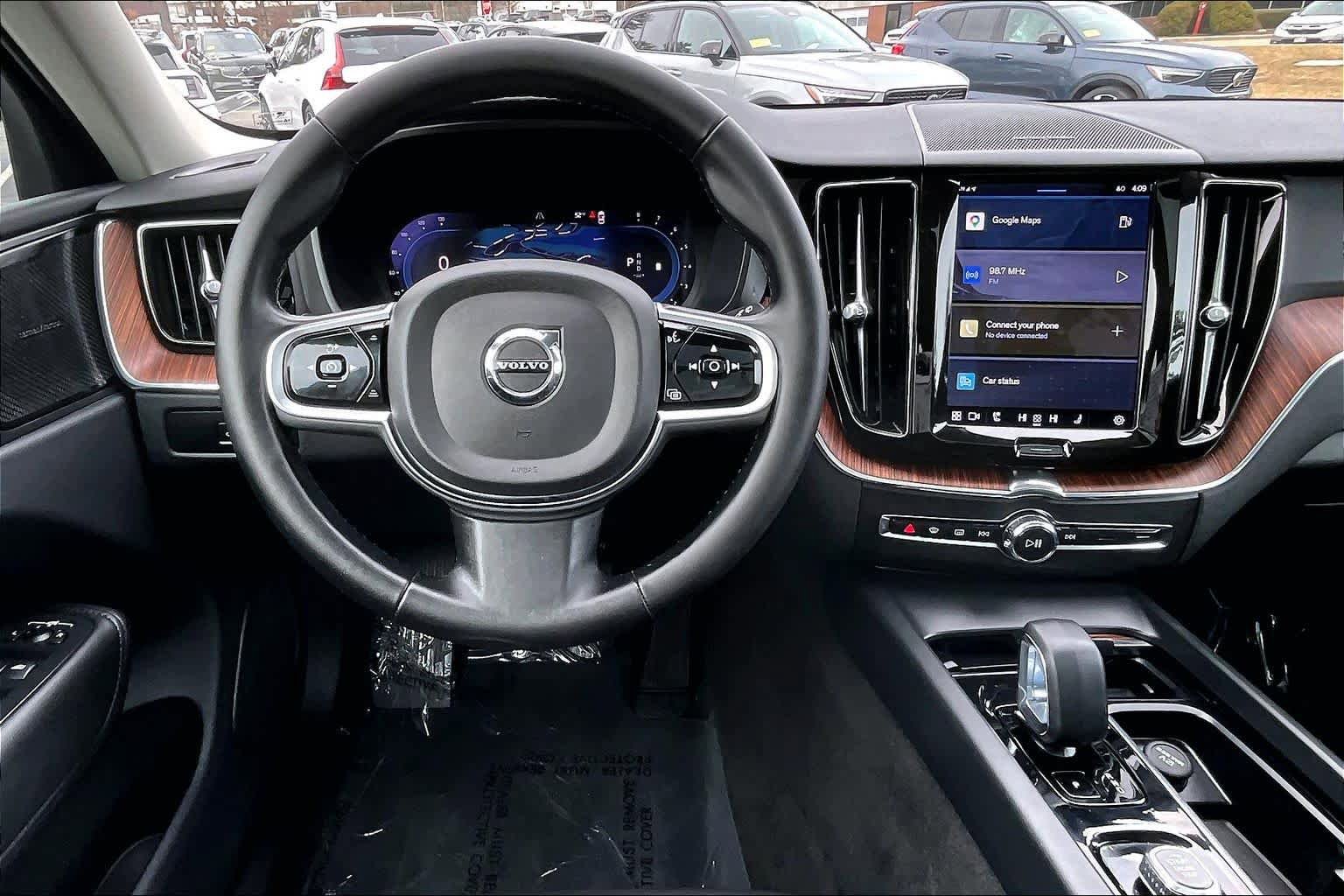 Certified 2023 Volvo XC60 B5 Plus w/ Climate Package image 6