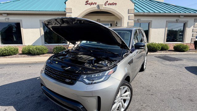 Used 2017 Land Rover Discovery First Edition AWD/4WD image 26