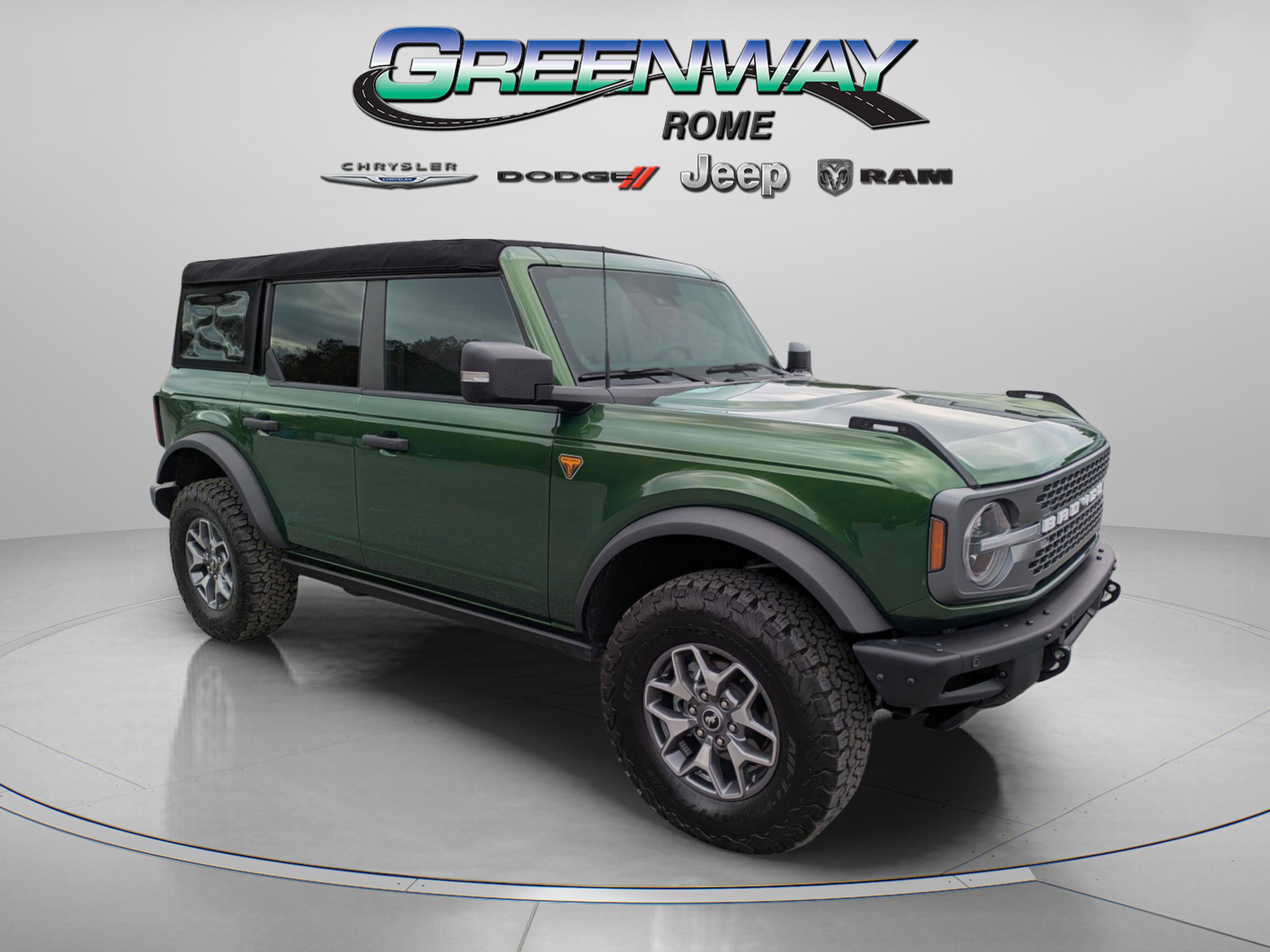 Used 2025 Ford Bronco Badlands image 1