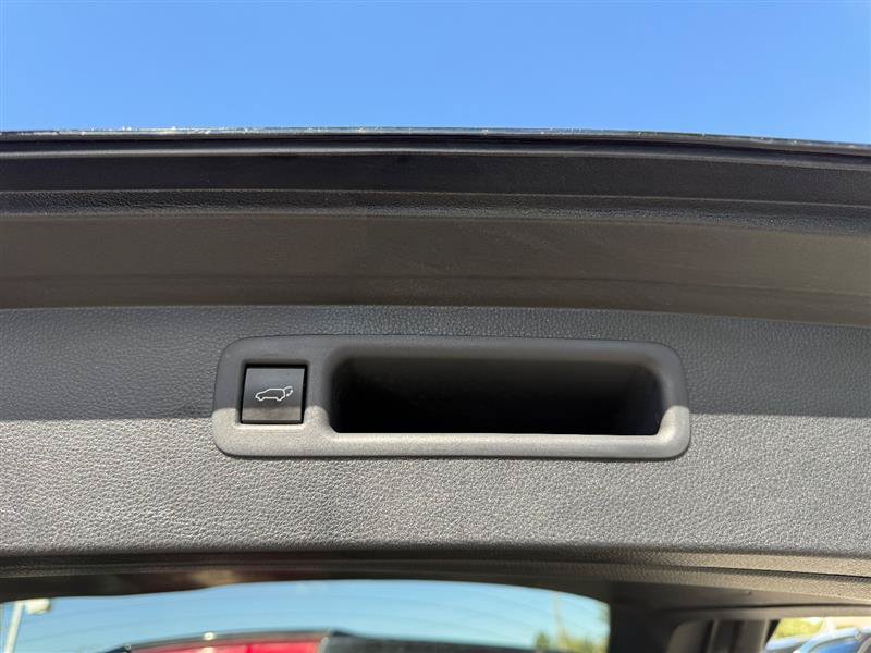 Used 2023 Toyota Highlander XLE FWD image 26