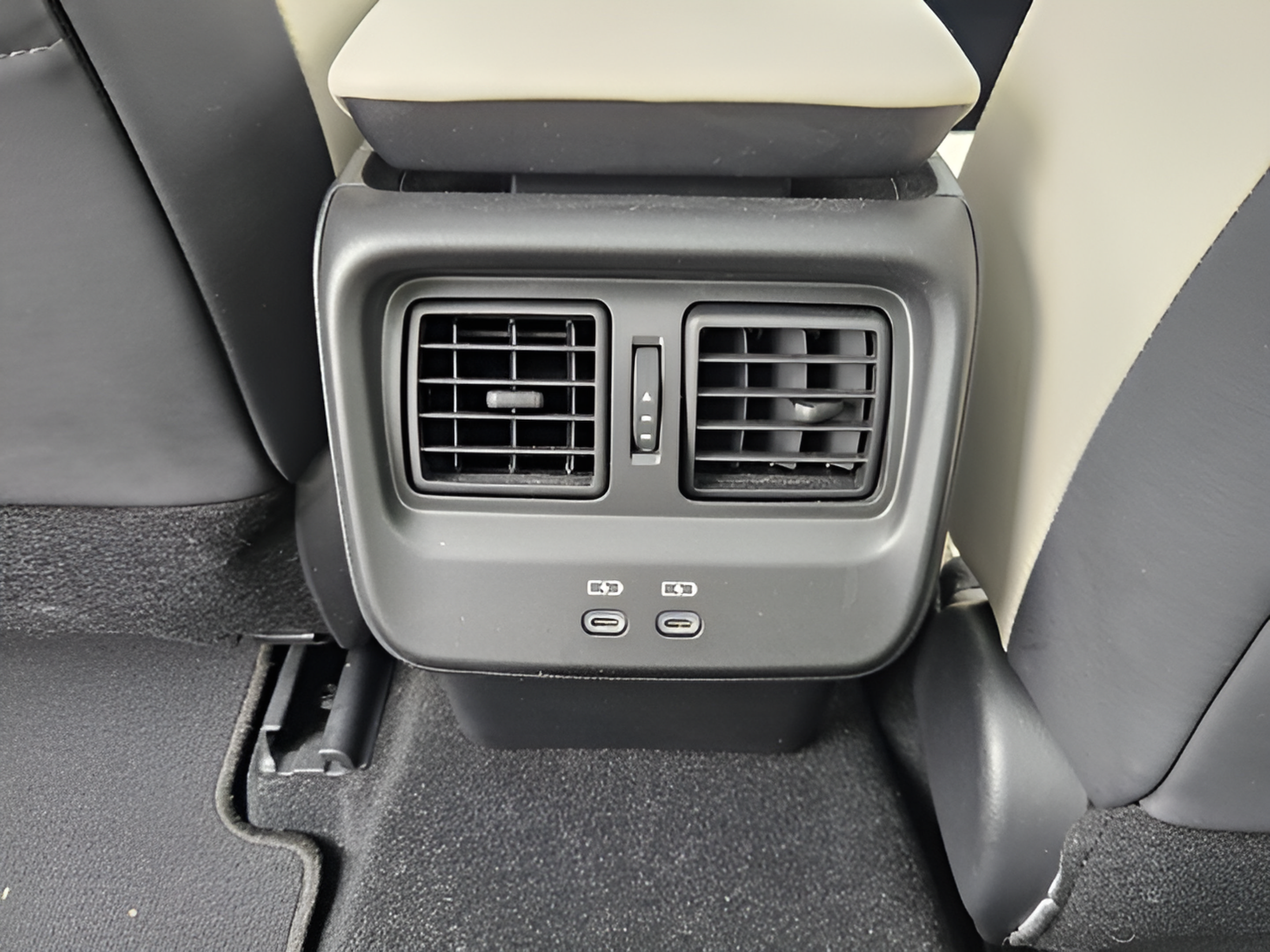 Certified 2023 Toyota Crown AWD/4WD image 11