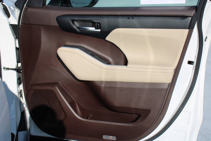 Certified 2022 Toyota Highlander XLE image 21