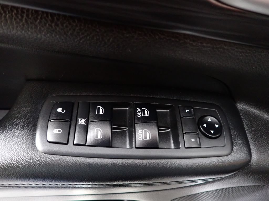 Used 2019 Jeep Grand Cherokee Altitude AWD/4WD image 19