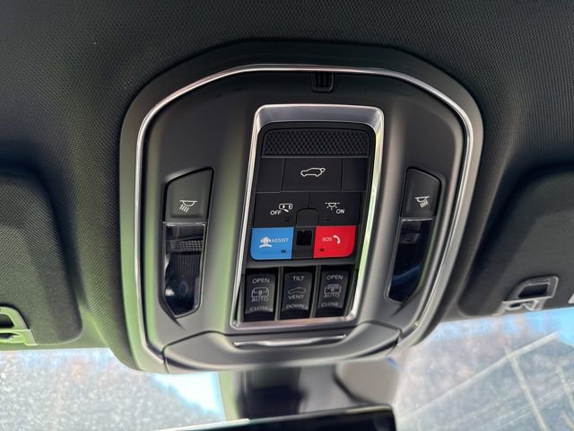 New 2025 Jeep Grand Cherokee Limited w/ Luxury Tech Group II AWD/4WD image 51