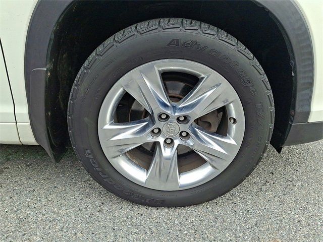 Used 2015 Toyota Highlander Limited image 10