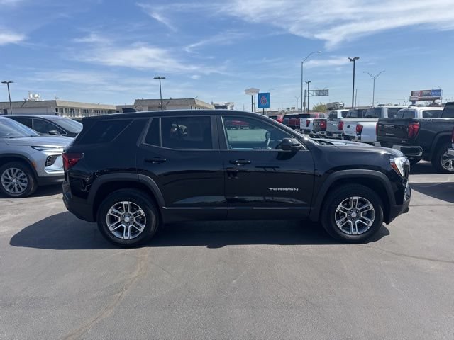 Used 2025 GMC Terrain Elevation AWD/4WD image 2