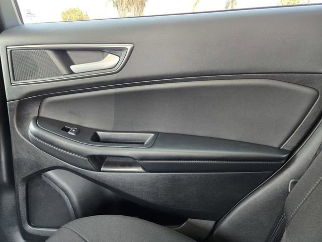 Used 2024 Ford Edge SE w/ Black Appearance Package image 15
