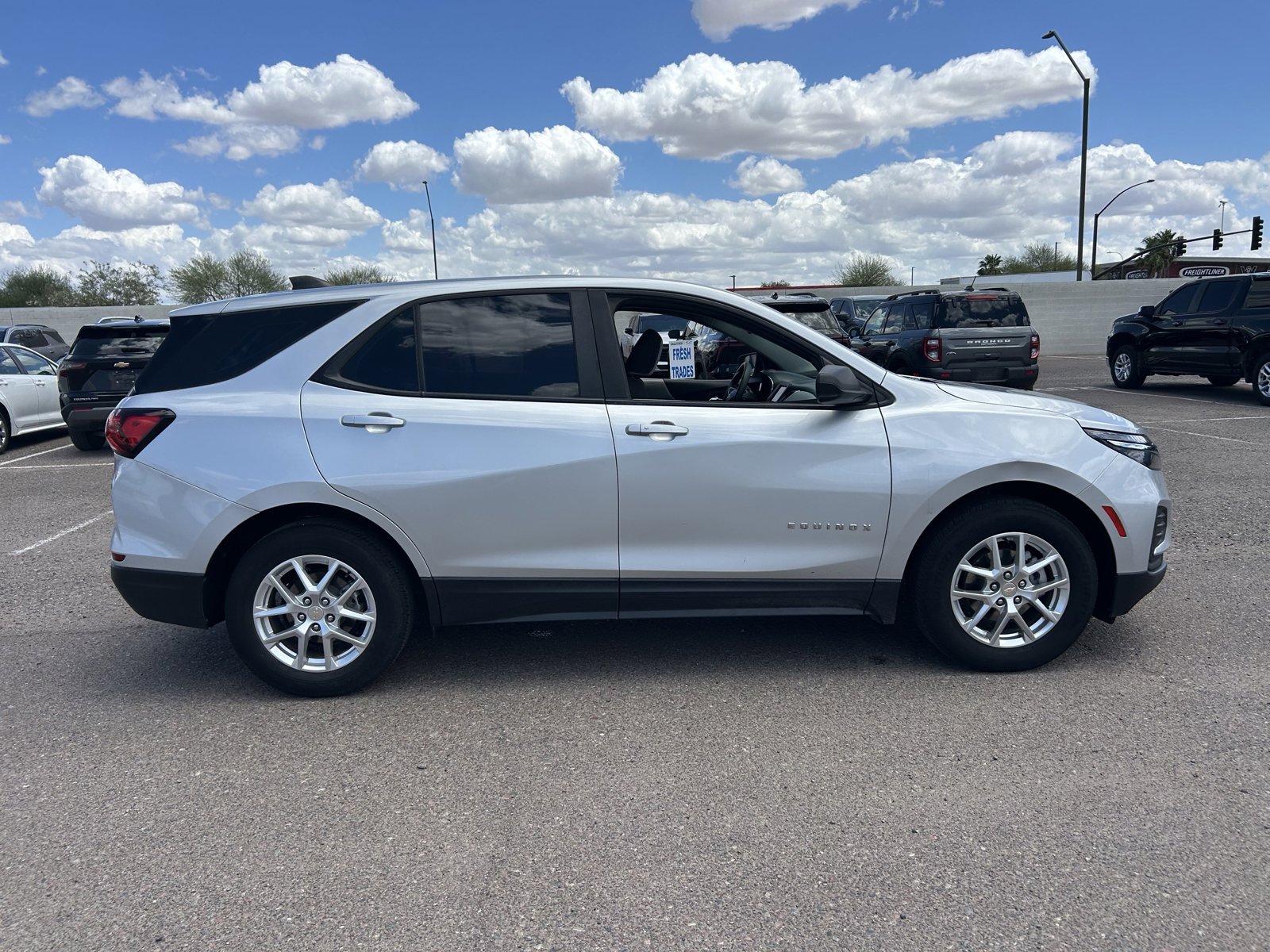 Used 2022 Chevrolet Equinox LS FWD image 5