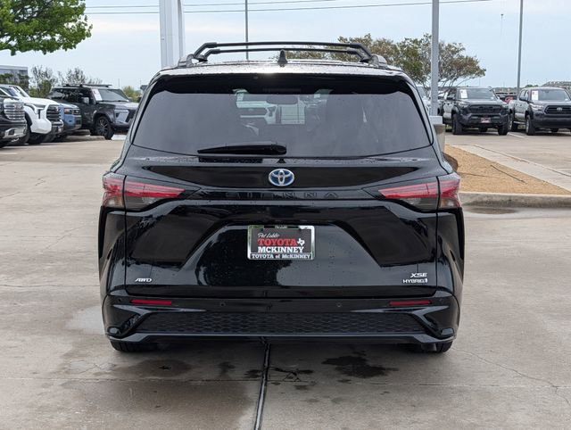 Used 2023 Toyota Sienna XSE AWD/4WD image 7