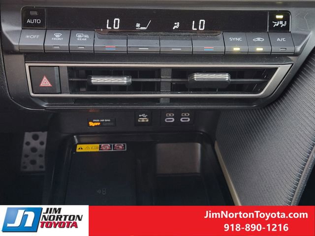 Used 2025 Toyota Camry SE FWD image 19