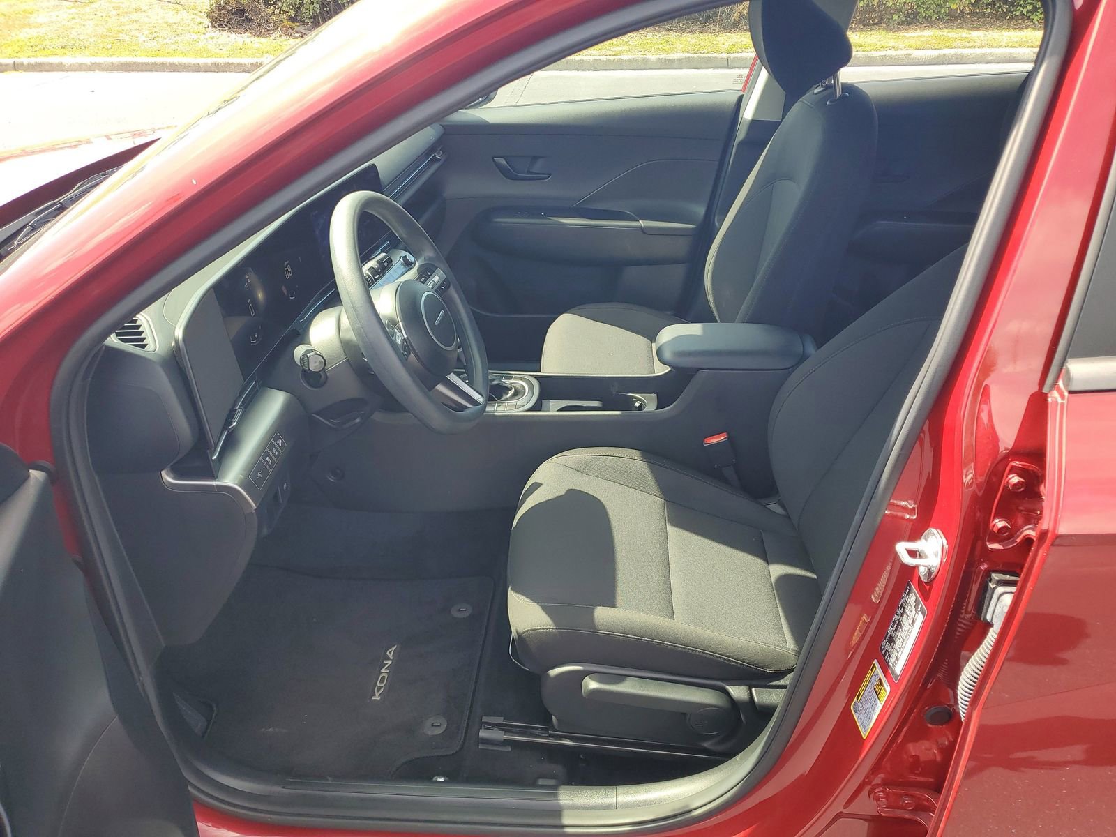 Used 2025 Hyundai Kona SE FWD image 16