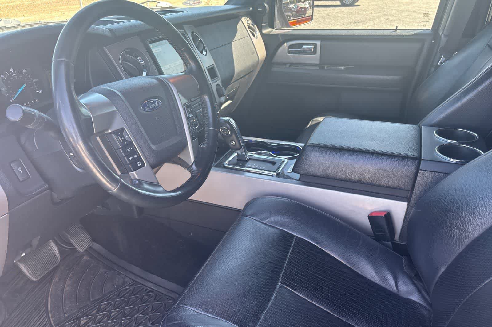 Used 2017 Ford Expedition Limited RWD image 14
