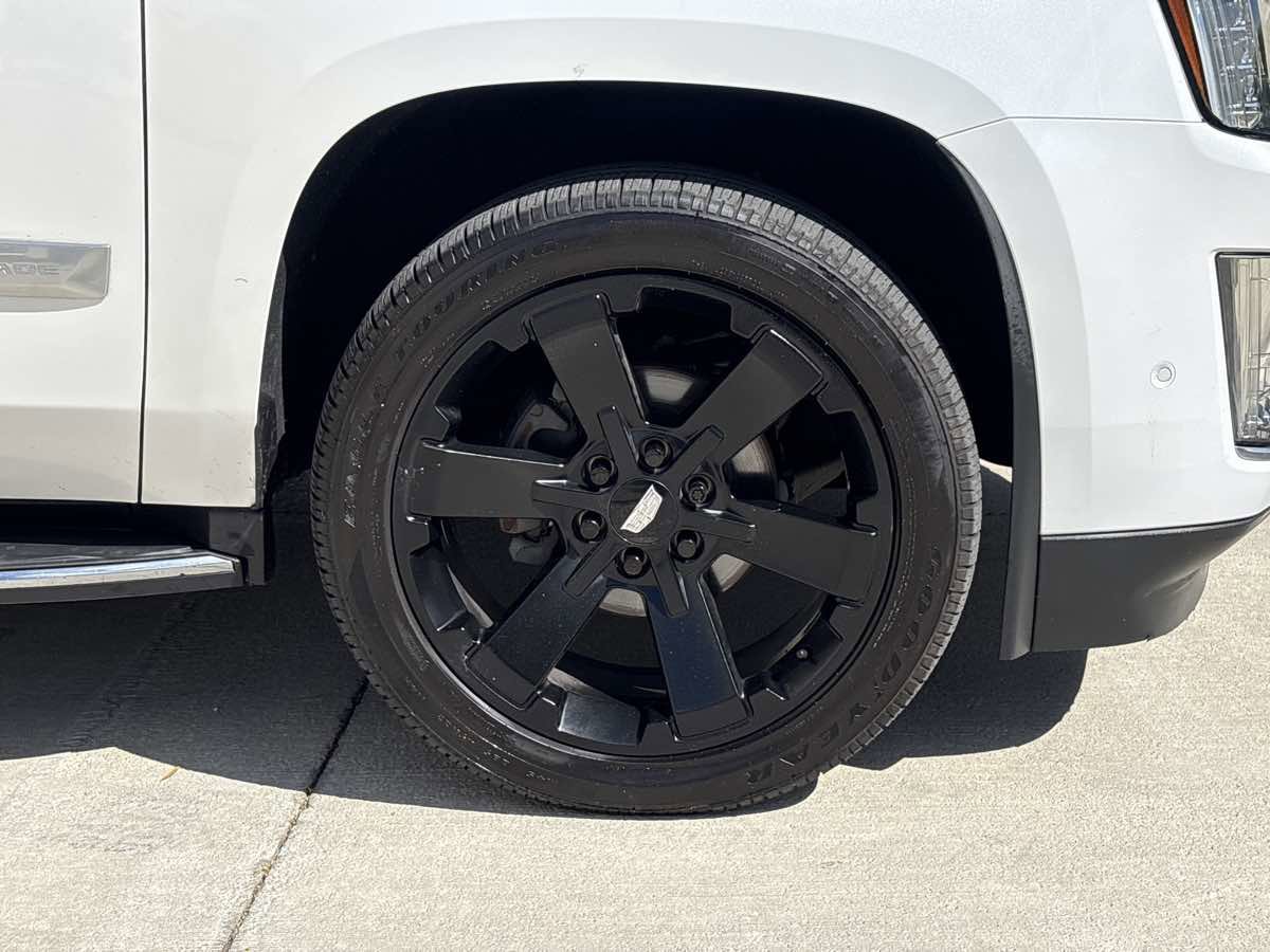 Used 2019 Cadillac Escalade ESV Luxury AWD/4WD image 9