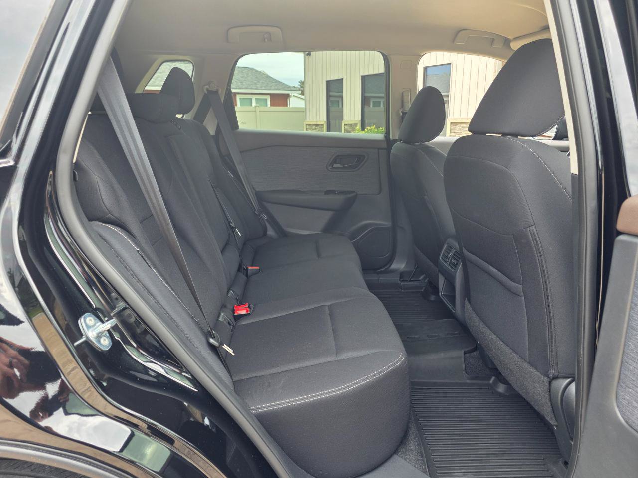 Used 2023 Nissan Rogue S FWD image 19