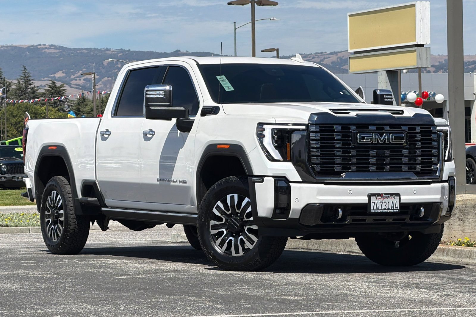 Used 2024 GMC Sierra 2500 Denali Ultimate w/ Max Trailering Package AWD/4WD image 2