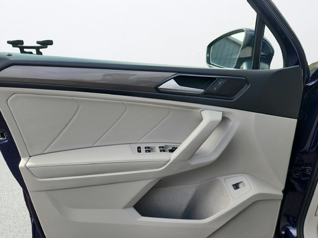 Certified 2023 Volkswagen Tiguan SE FWD image 21