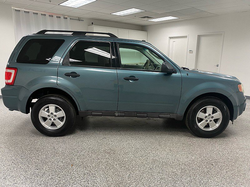Used 2010 Ford Escape XLT image 4