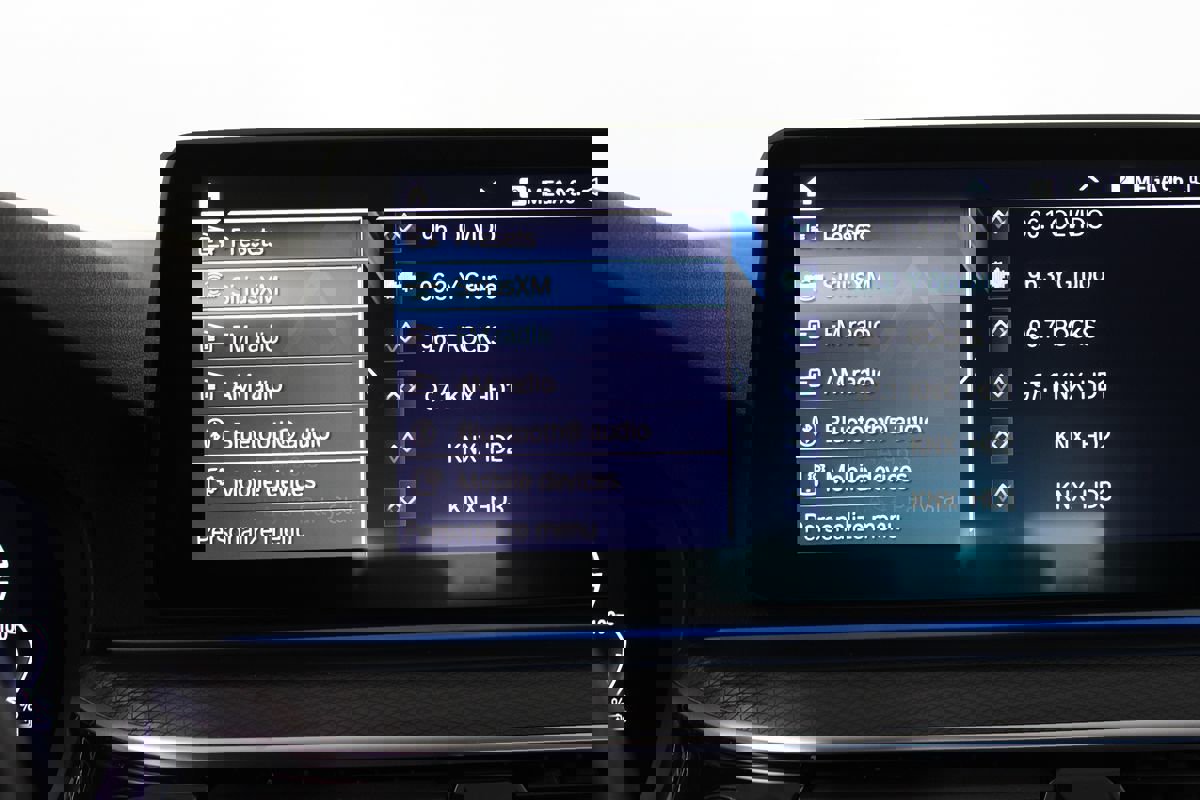 Used 2023 BMW 530e 530e w/ M Sport Package image 25